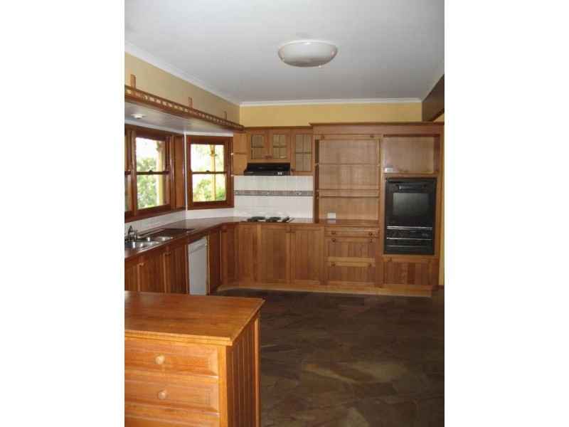 112 Sunset Road, Kenmore QLD 4069