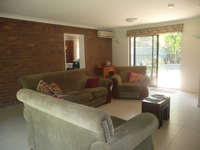 49 Greenford Street, Chapel Hill QLD 4069