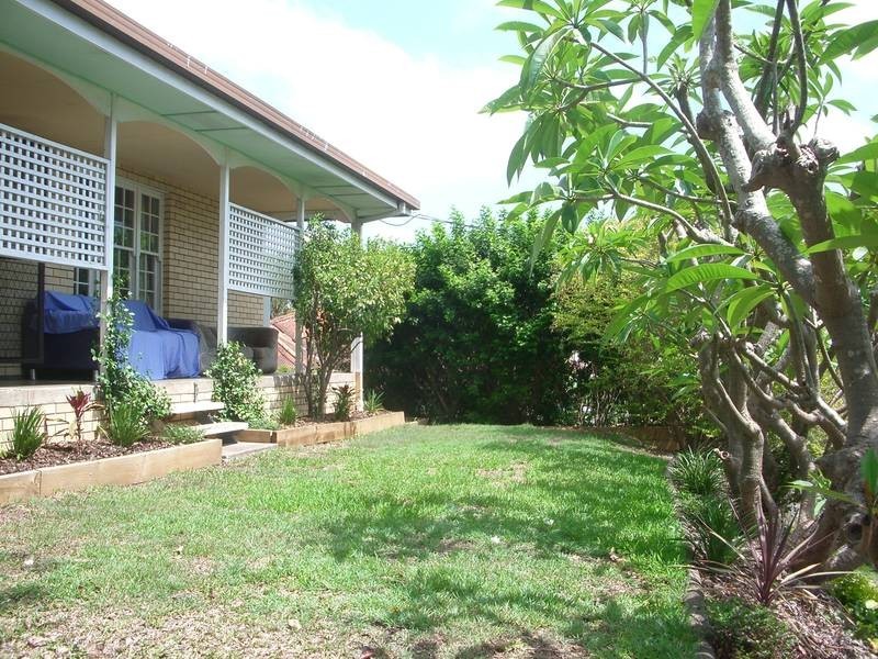 12 Burns Street, Indooroopilly QLD 4068