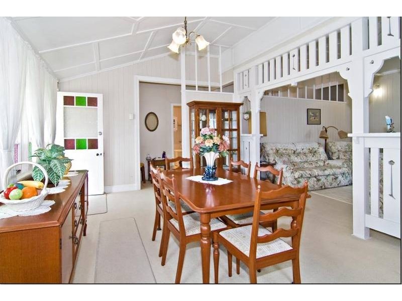 84 Appel Street, Graceville QLD 4075