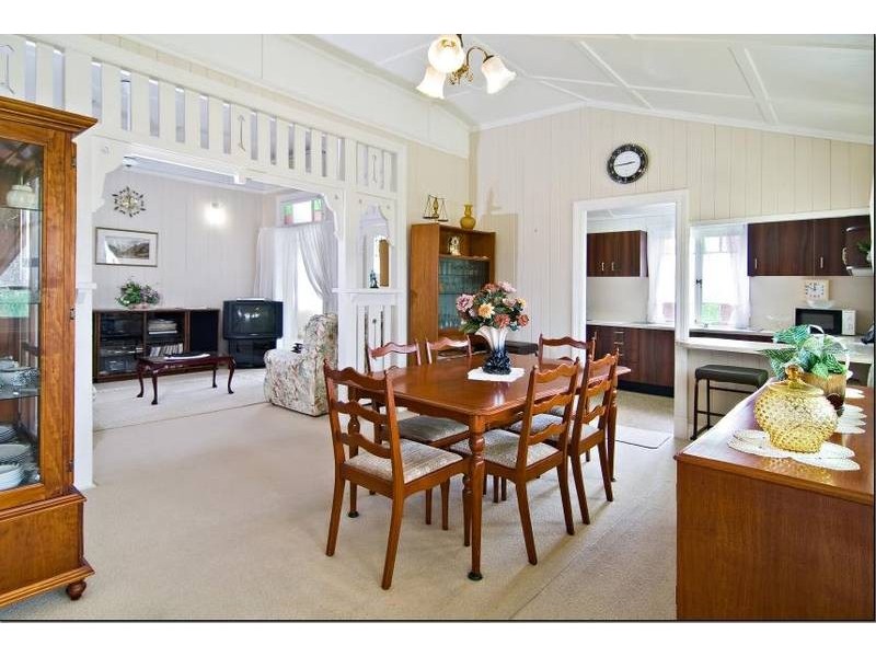 84 Appel Street, Graceville QLD 4075