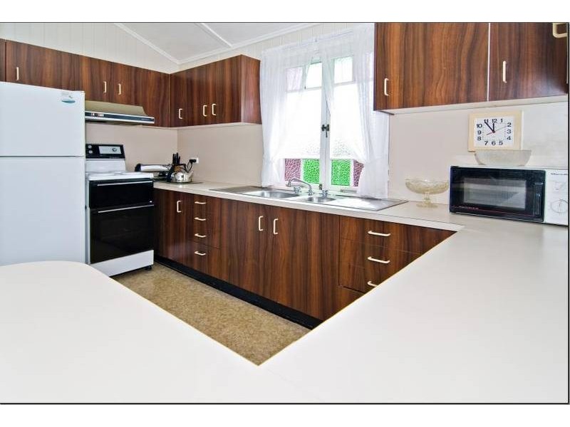 84 Appel Street, Graceville QLD 4075