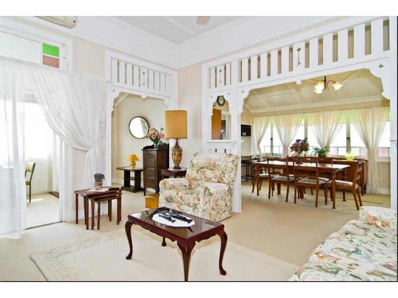 84 Appel Street, Graceville QLD 4075