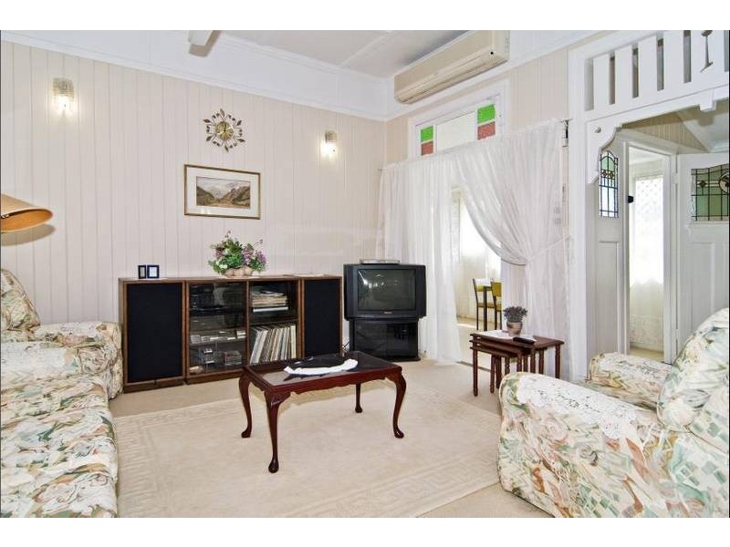 84 Appel Street, Graceville QLD 4075