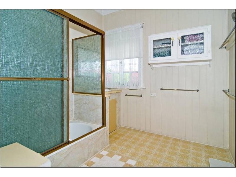 84 Appel Street, Graceville QLD 4075