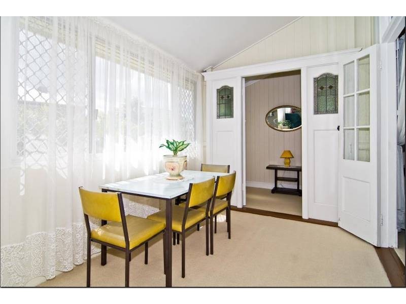 84 Appel Street, Graceville QLD 4075