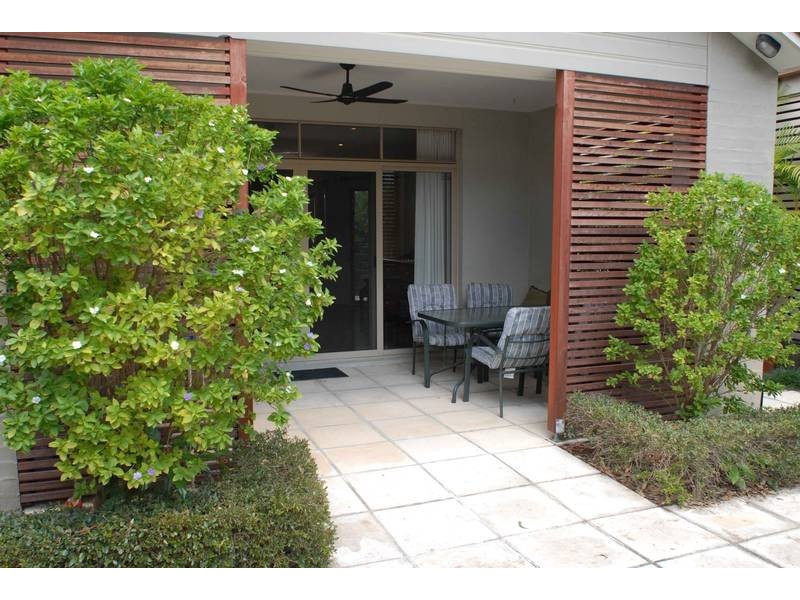 5 Charlane Avenue, Indooroopilly QLD 4068