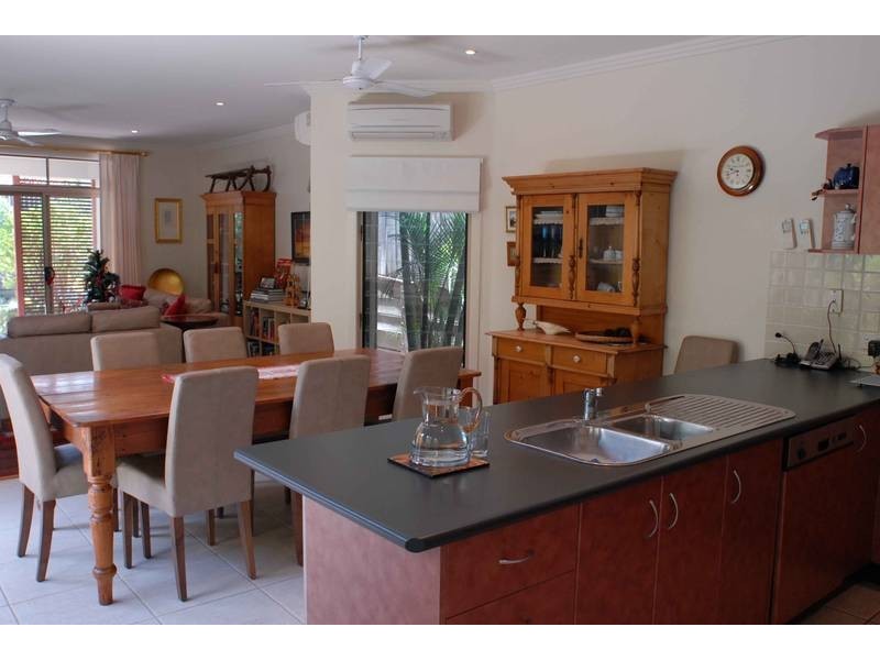 5 Charlane Avenue, Indooroopilly QLD 4068