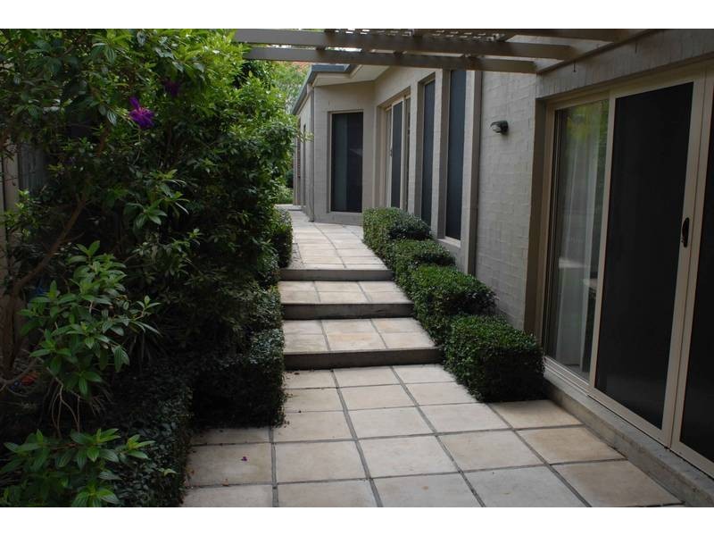 5 Charlane Avenue, Indooroopilly QLD 4068