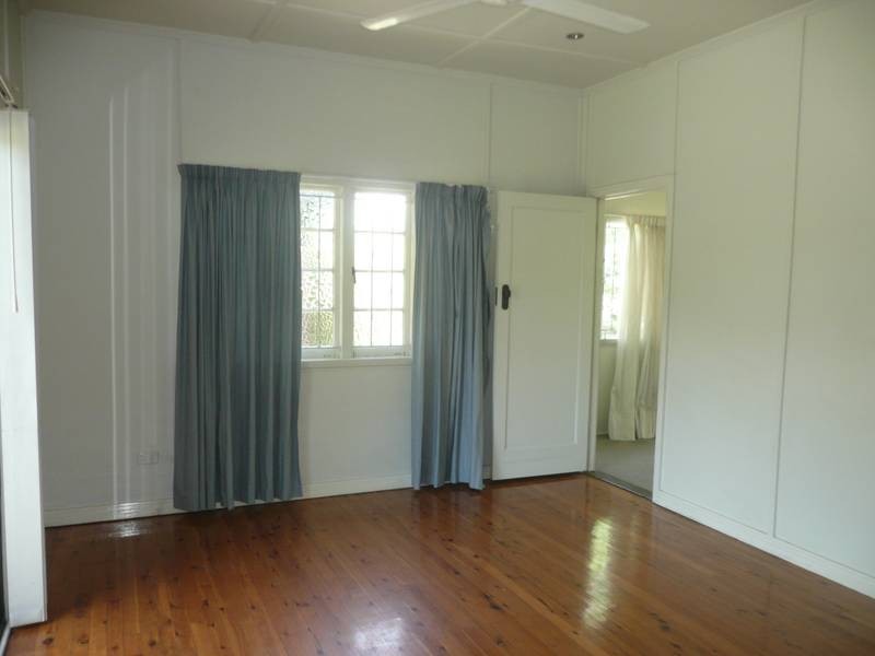 11 Honour Avenue, Chelmer QLD 4068