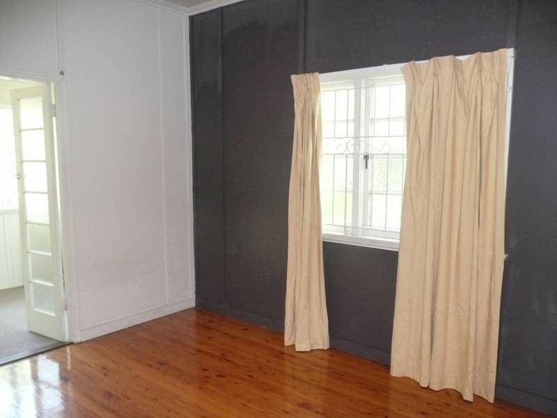 11 Honour Avenue, Chelmer QLD 4068