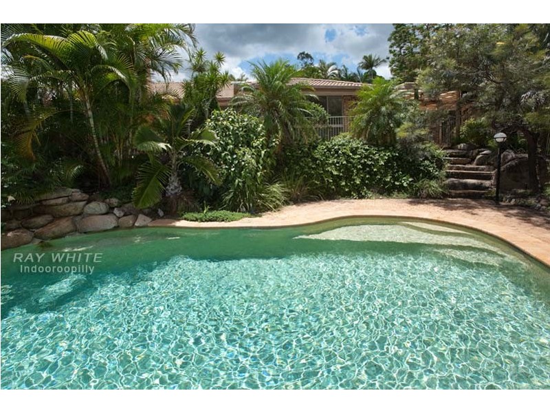 8 Royena Court, Indooroopilly QLD 4068