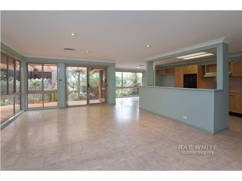 8 Royena Court, Indooroopilly QLD 4068