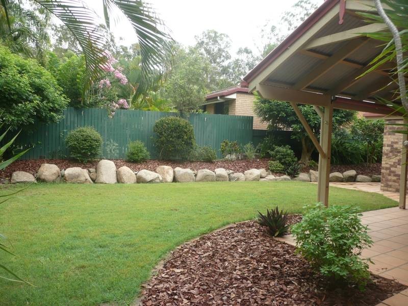 1 Valleybrook Street, Kenmore Hills QLD 4069