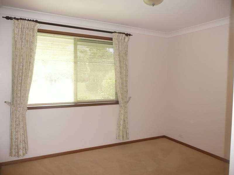 1 Valleybrook Street, Kenmore Hills QLD 4069