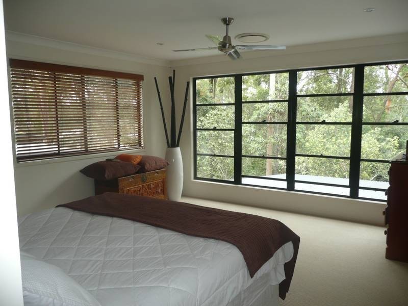 12 Sands Place, Chapel Hill QLD 4069