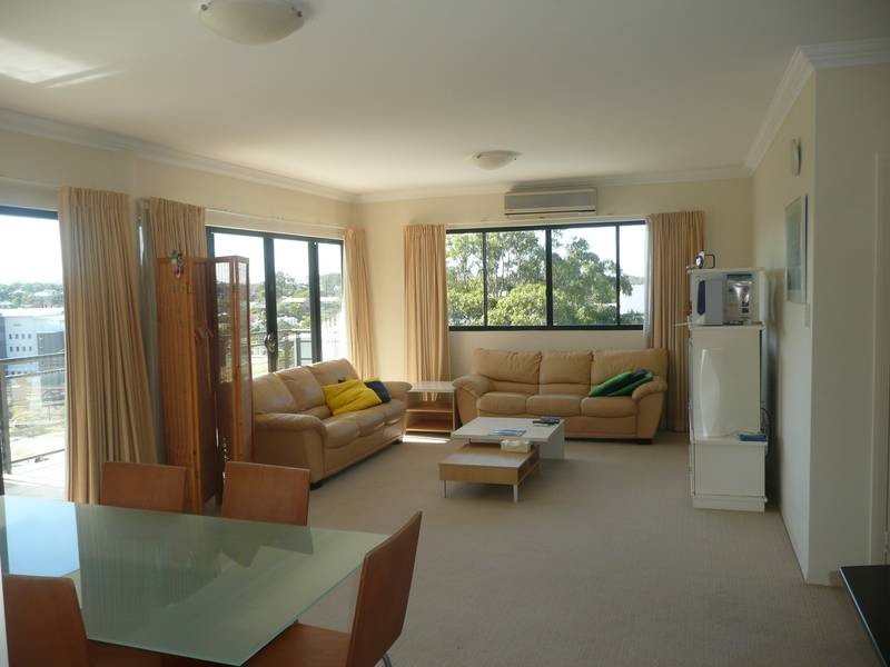 27/11 Grosvenor Road, Indooroopilly QLD 4068