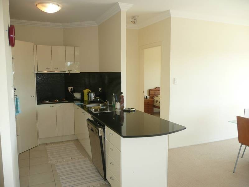 27/11 Grosvenor Road, Indooroopilly QLD 4068