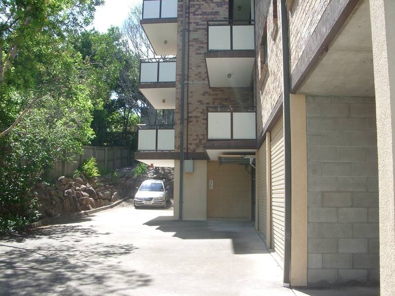2/40 York Street, Indooroopilly QLD 4068