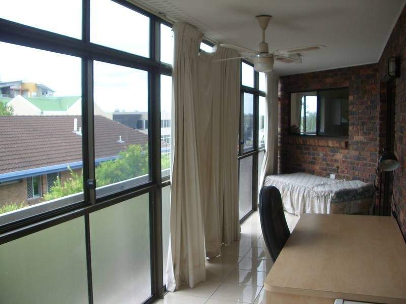 8/16 Foxton Street, Indooroopilly QLD 4068