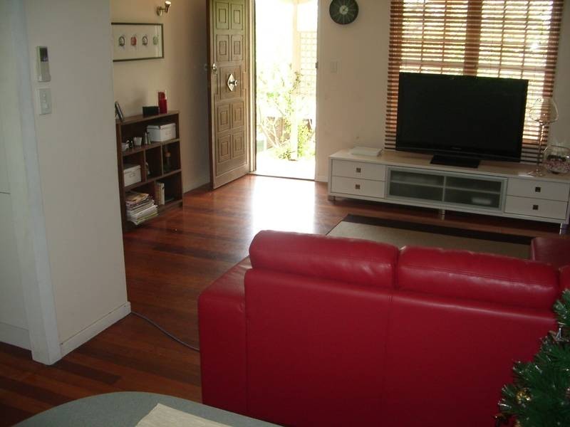 12 Burns Street, Indooroopilly QLD 4068