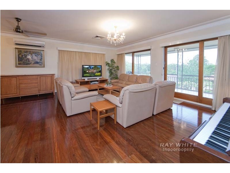 9 Bowaga Street, Indooroopilly QLD 4068