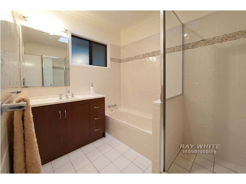 9 Bowaga Street, Indooroopilly QLD 4068