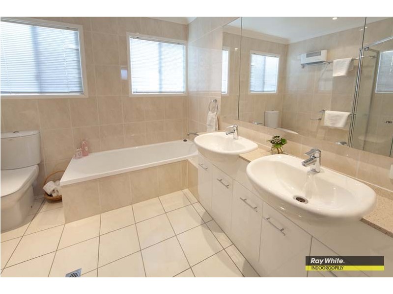 15 Nindethana Street, Indooroopilly QLD 4068