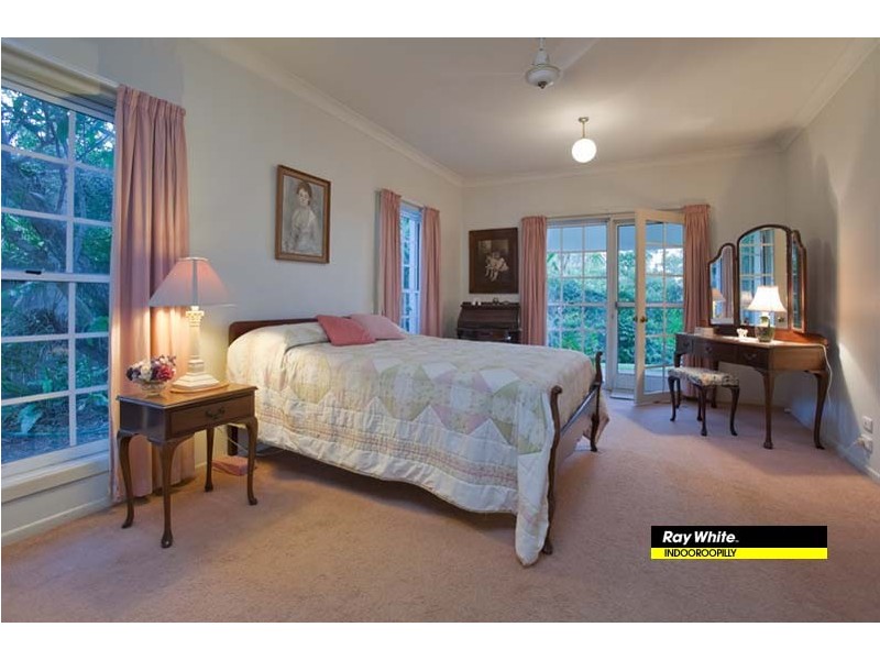 20 Carnoustie Court, Indooroopilly QLD 4068