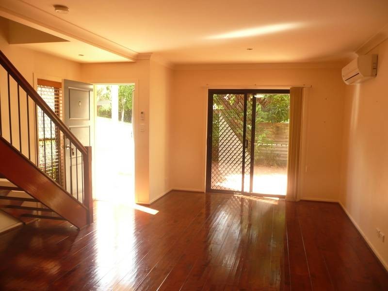 2/62 Waverley Road, Taringa QLD 4068
