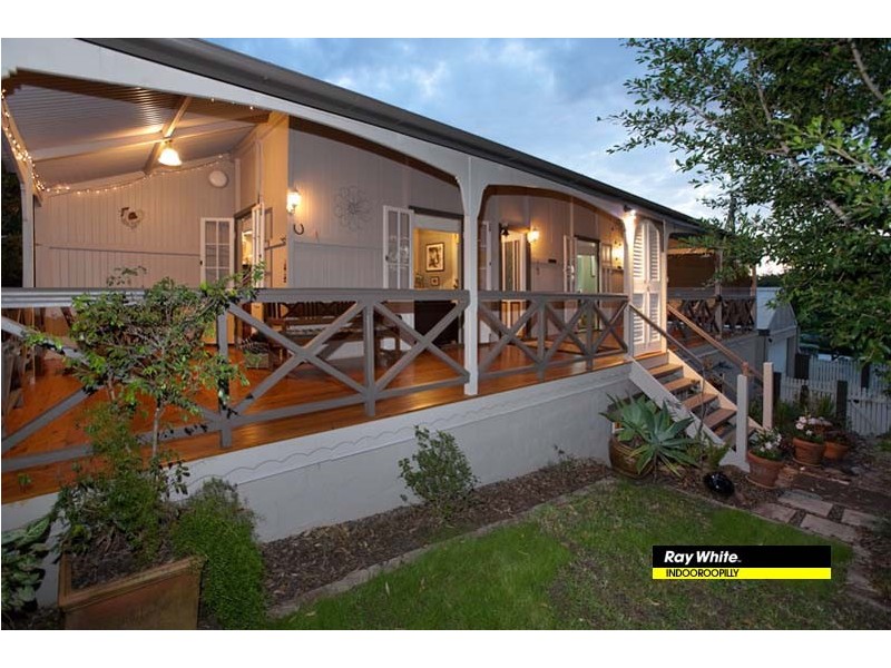 4 Jainba Street, Indooroopilly QLD 4068