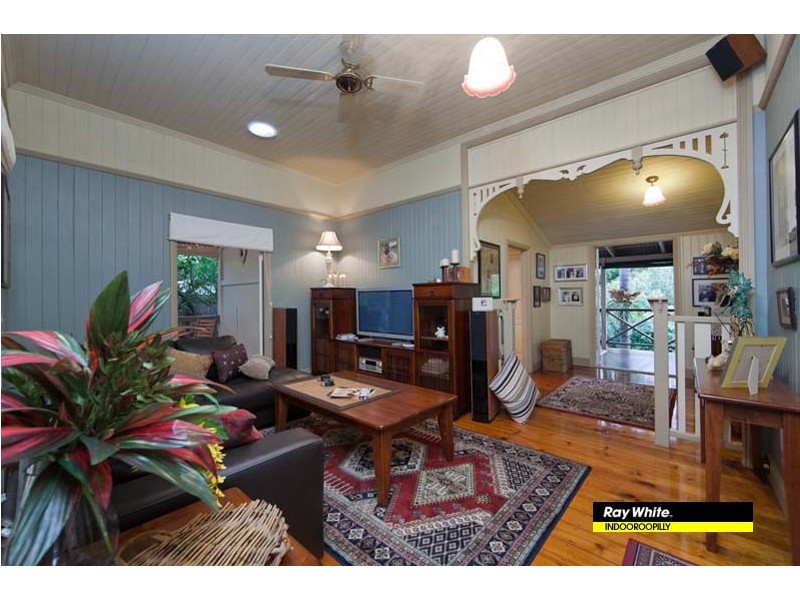 4 Jainba Street, Indooroopilly QLD 4068