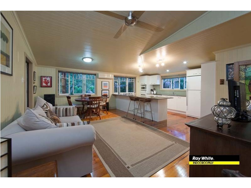 4 Jainba Street, Indooroopilly QLD 4068