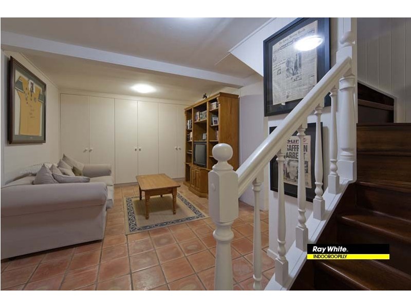 4 Jainba Street, Indooroopilly QLD 4068