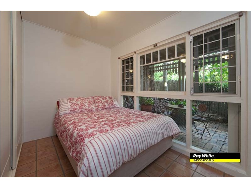 4 Jainba Street, Indooroopilly QLD 4068