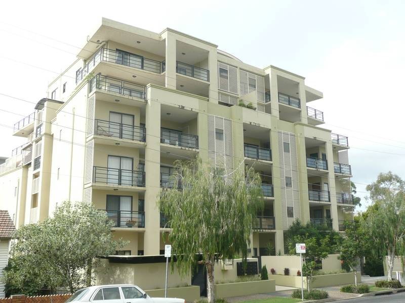 24/11 Grosvenor Road, Indooroopilly QLD 4068