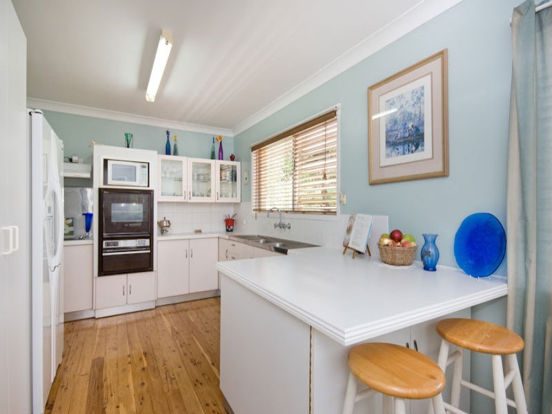 1 Sundown Street, Kenmore QLD 4069