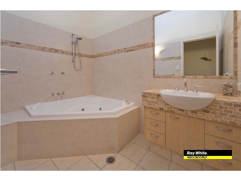 21 Caladenia Street, Indooroopilly QLD 4068