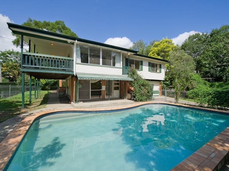 40 Minkara Street, Indooroopilly QLD 4068