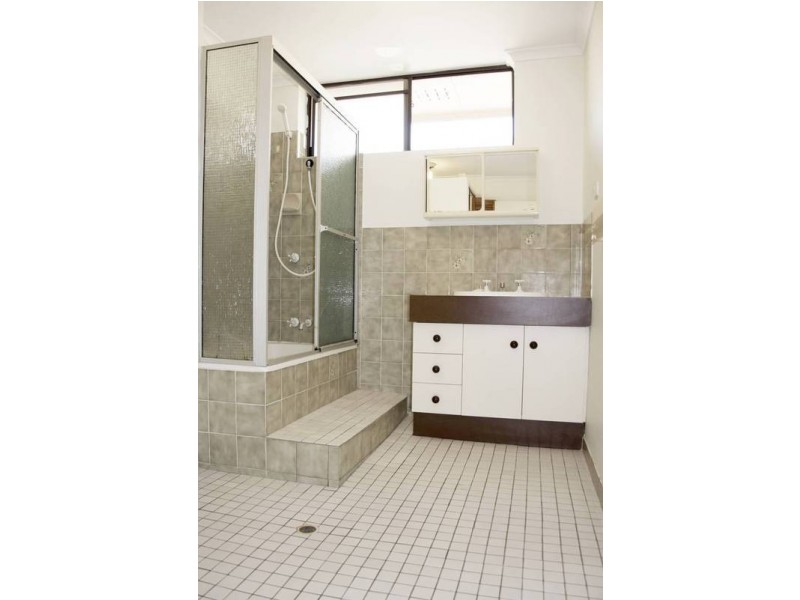 5/151 Central Avenue, Indooroopilly QLD 4068