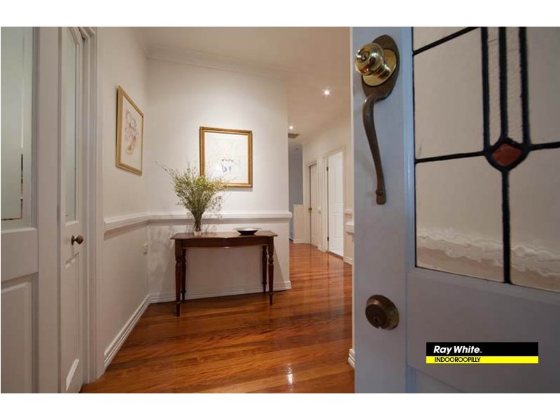 221 Swann Road, Taringa QLD 4068