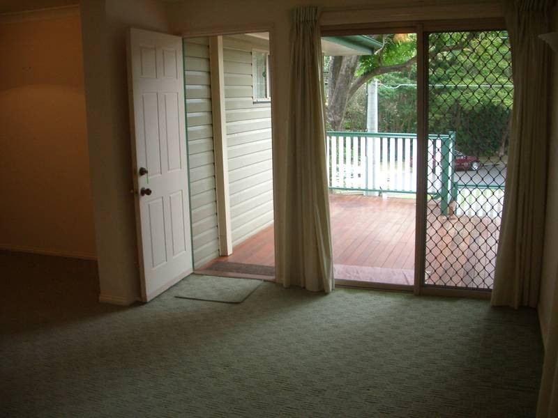 27 Jainba Street, Indooroopilly QLD 4068