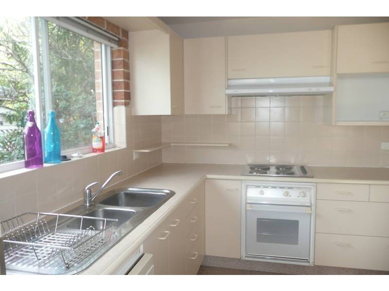 1/56 Woodstock Road, Toowong QLD 4066