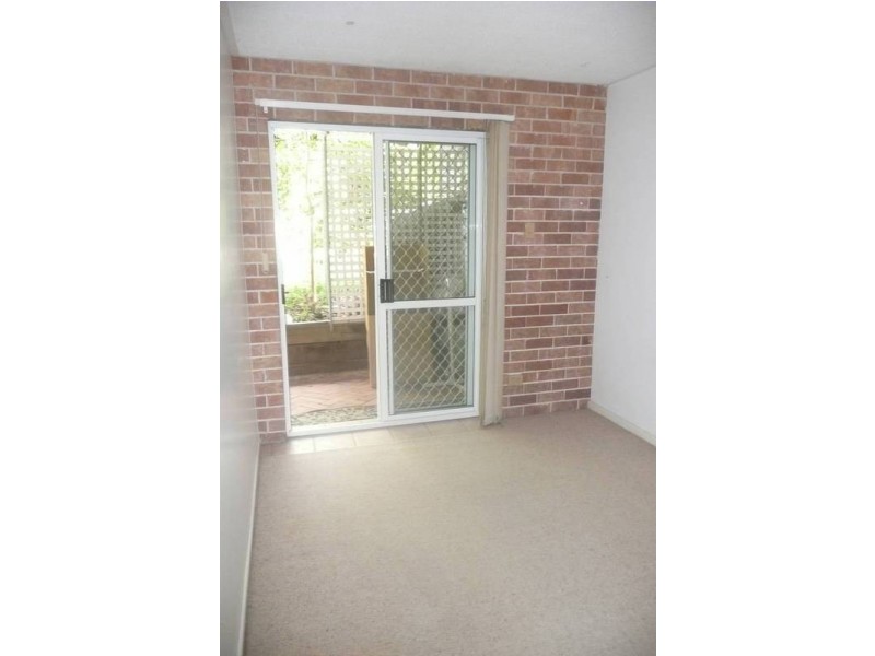 1/56 Woodstock Road, Toowong QLD 4066