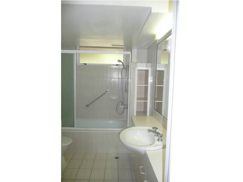 1/56 Woodstock Road, Toowong QLD 4066