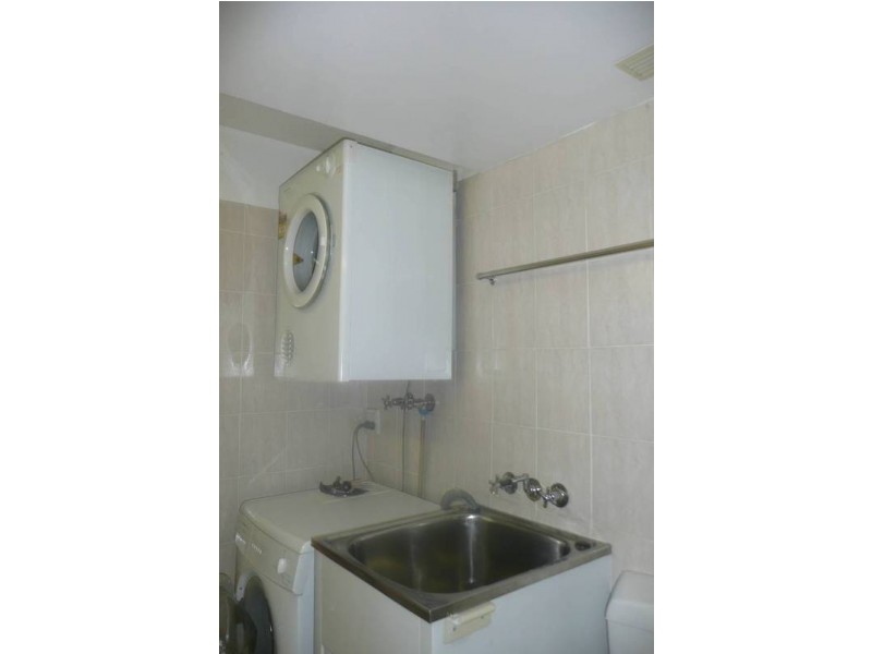 1/56 Woodstock Road, Toowong QLD 4066