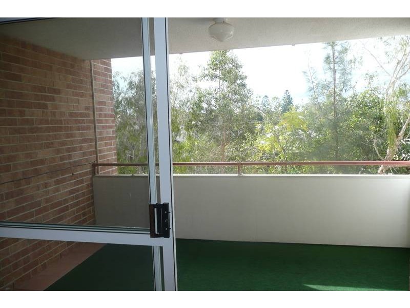 1/56 Woodstock Road, Toowong QLD 4066