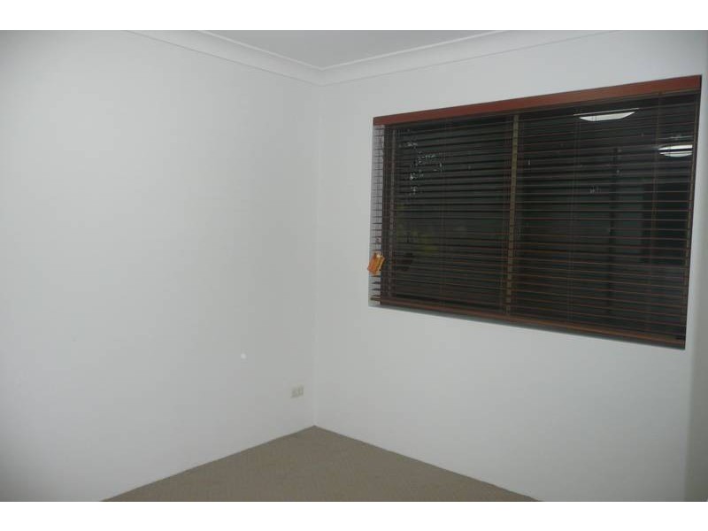 2/18 Foxton Street, Indooroopilly QLD 4068