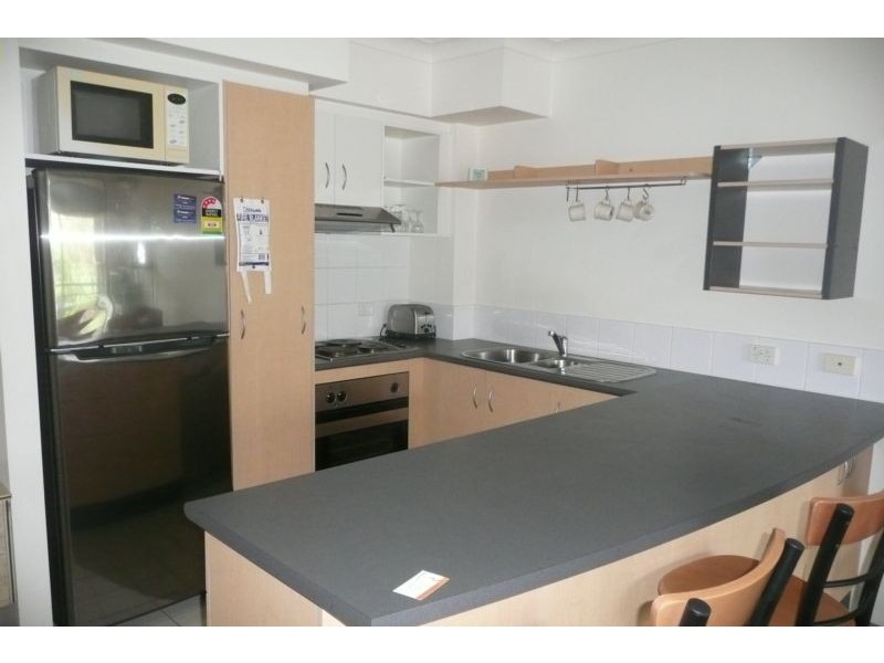 15/300 Sir Fred Schonell Drive, St Lucia QLD 4067