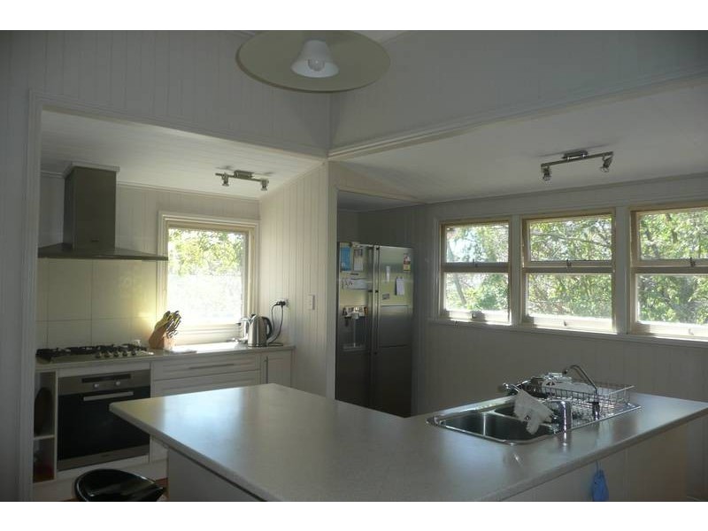 10 Usher Street, Indooroopilly QLD 4068